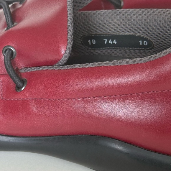 Prada Men’s Red Leather Loafers - Size 10 - Bold Designer Style - Picture 5 of 7